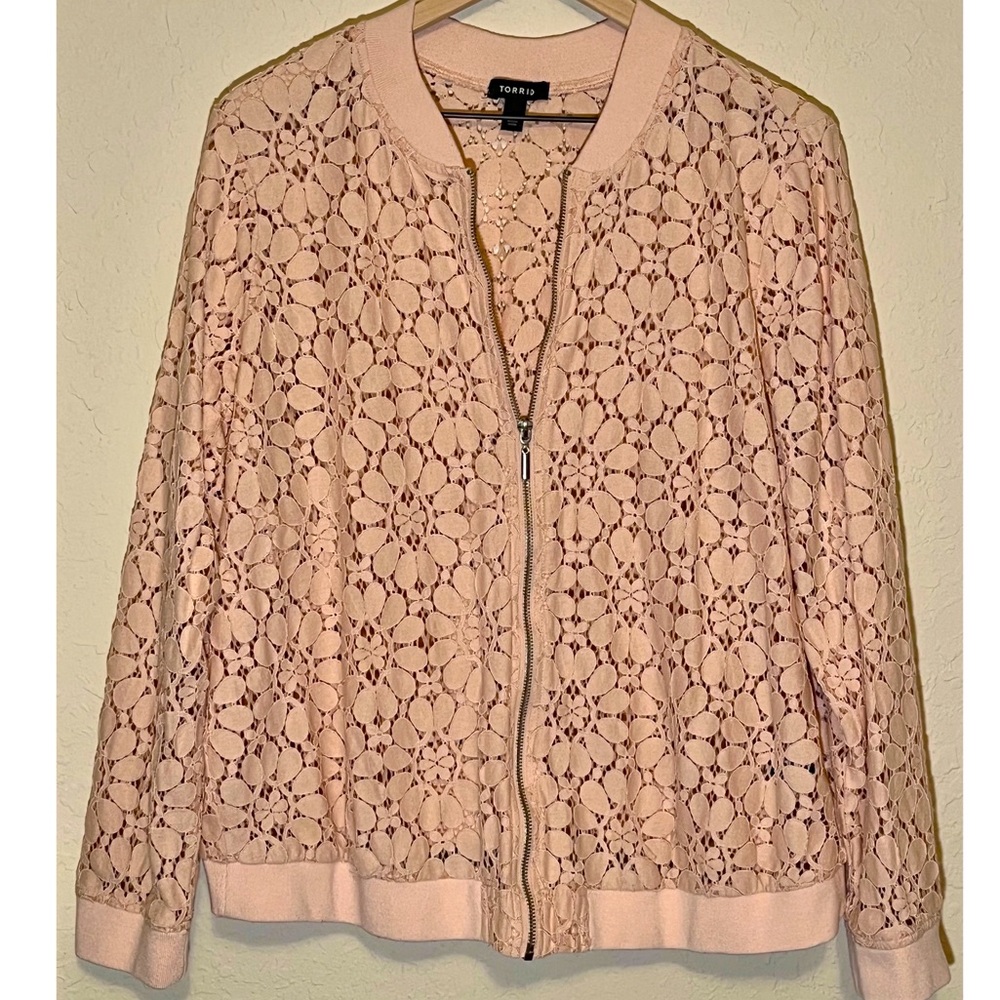 GU Torrid Pink Lace Floral Zip-Up Bomber Style Jacket; SZ 3X!